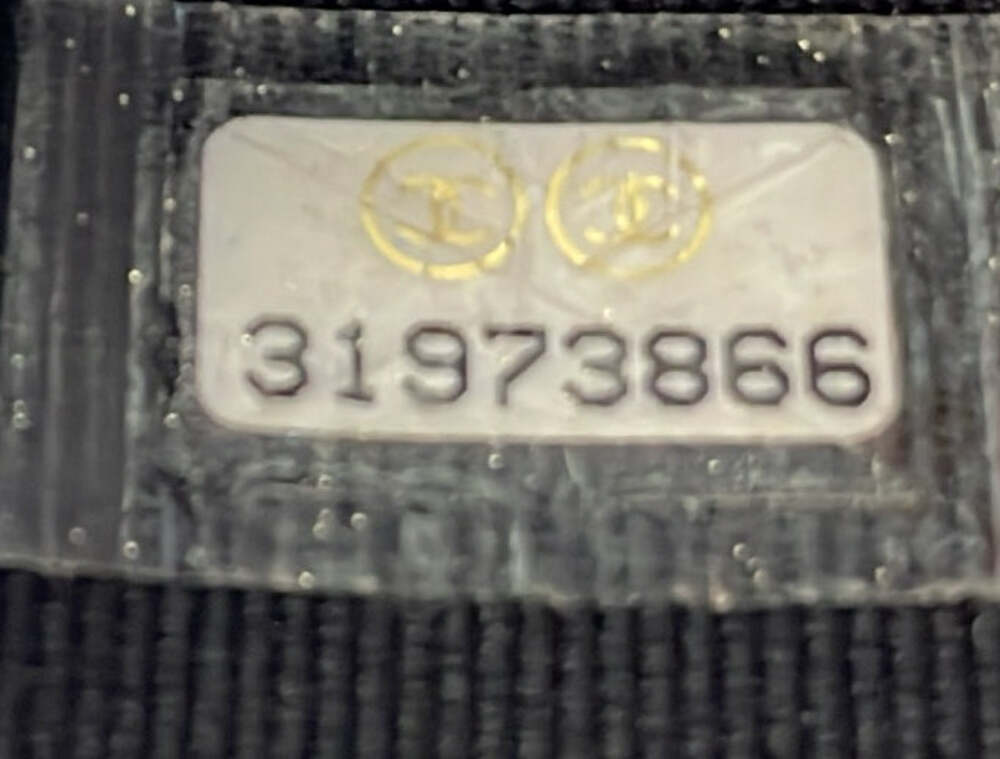 Chanel Tiny Cc Link Vanity Case With #205285C34B - Picture 8 of 8